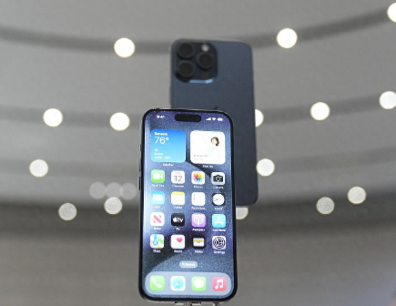 东路镇Apple维修站分享买iPhone15还是华为Mate60 